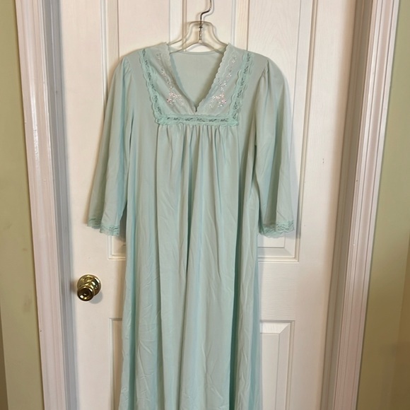 Shadowline vintage maternity/nursing night gown. Size small. Lactation, nursing - Picture 1 of 10